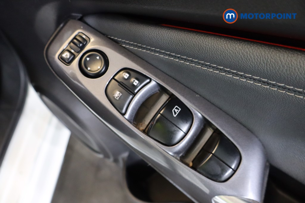 Nissan Juke Tekna Manual Petrol SUV - Stock Number (1540186) - 14th supplementary image