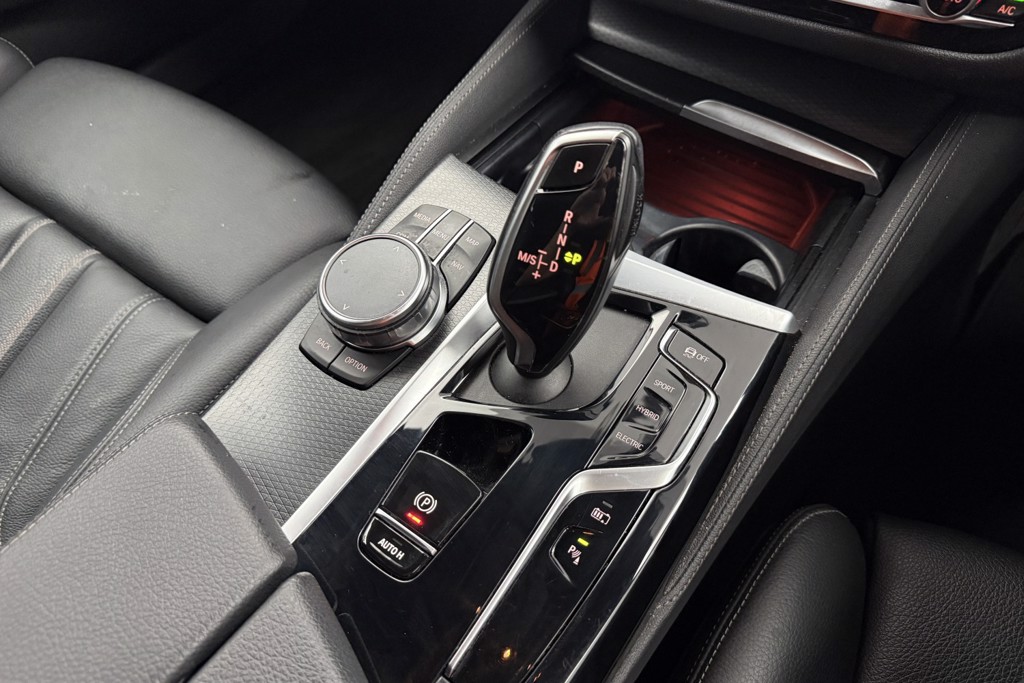 BMW 5 Series M Sport Automatic Petrol Plug-In Hybrid Estate - Stock Number (1543843) - 17th supplementary image