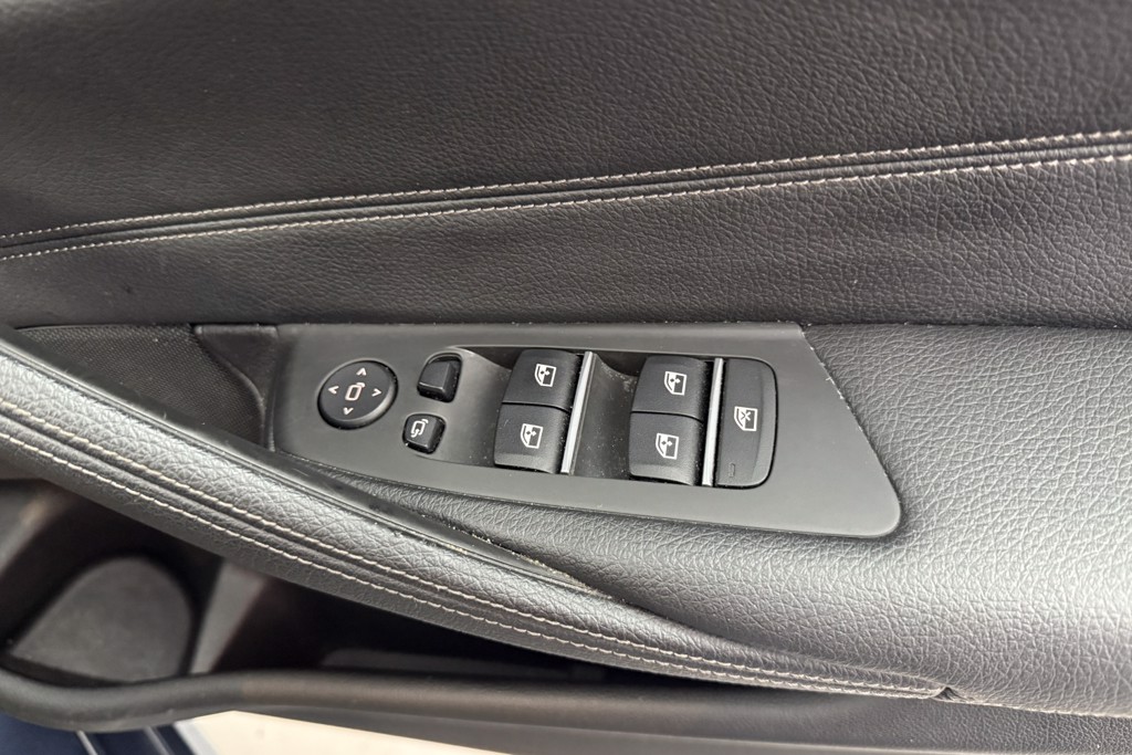BMW 5 Series M Sport Automatic Petrol Plug-In Hybrid Estate - Stock Number (1543843) - 20th supplementary image