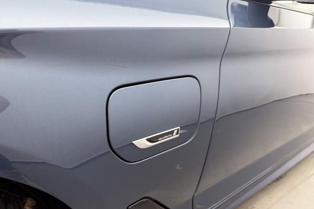 BMW 5 Series M Sport Automatic Petrol Plug-In Hybrid Estate - Stock Number (1543843) - 33rd supplementary image