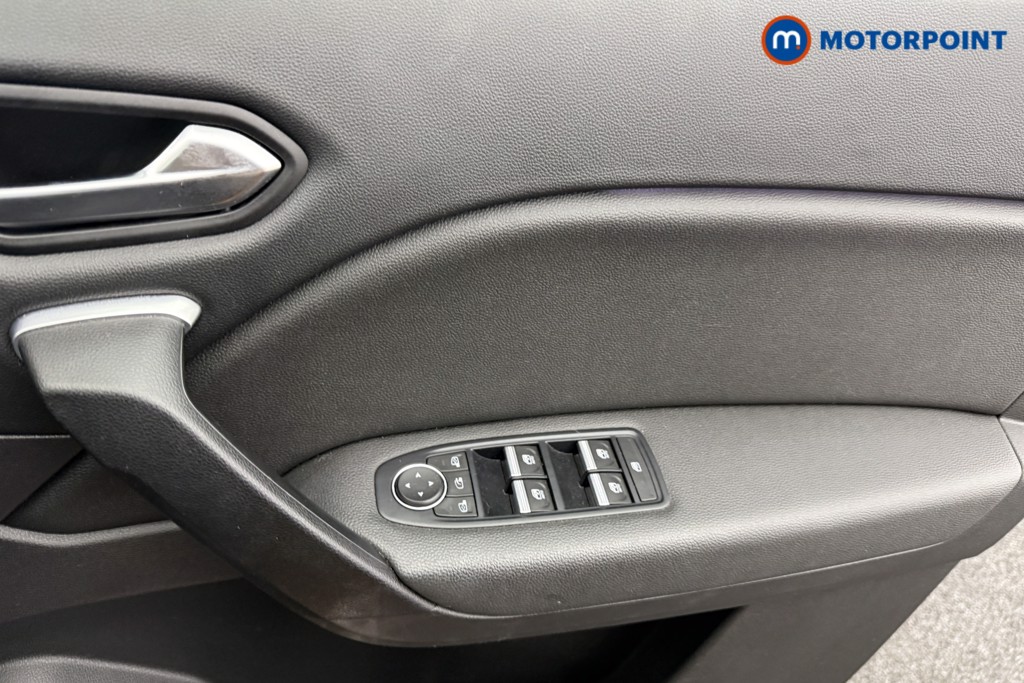 Renault Captur S Edition Automatic Petrol Plug-In Hybrid SUV - Stock Number (1543943) - 15th supplementary image