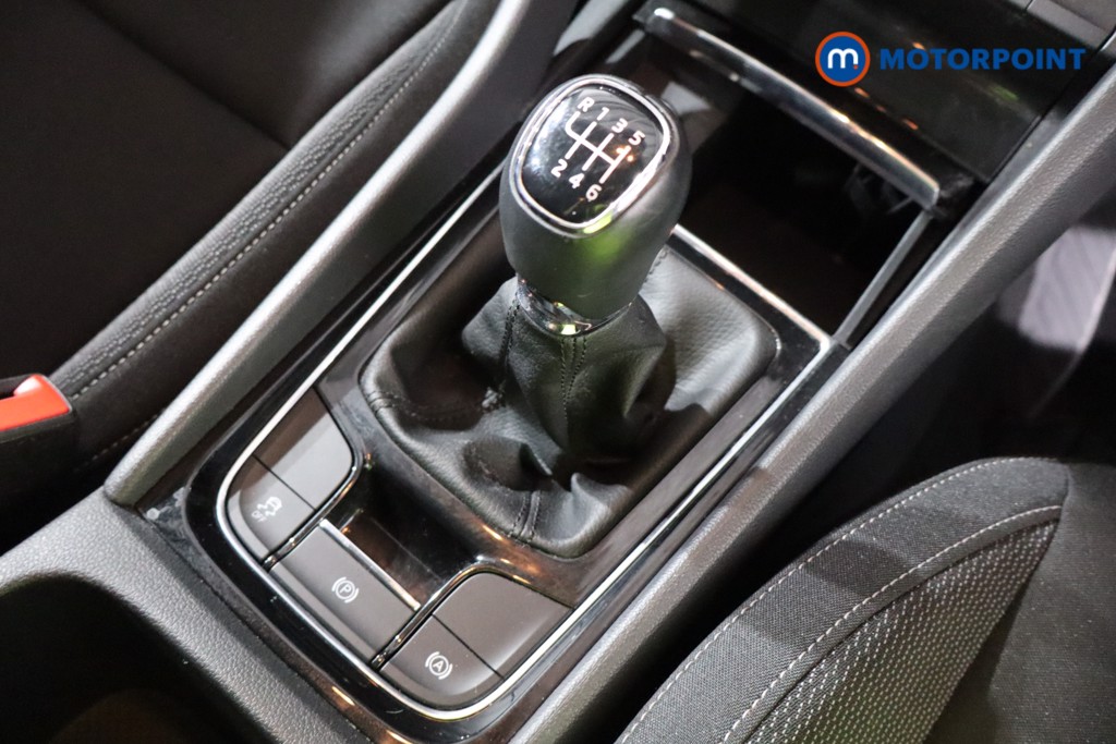 Skoda Karoq Se Drive Manual Petrol SUV - Stock Number (1545617) - 15th supplementary image