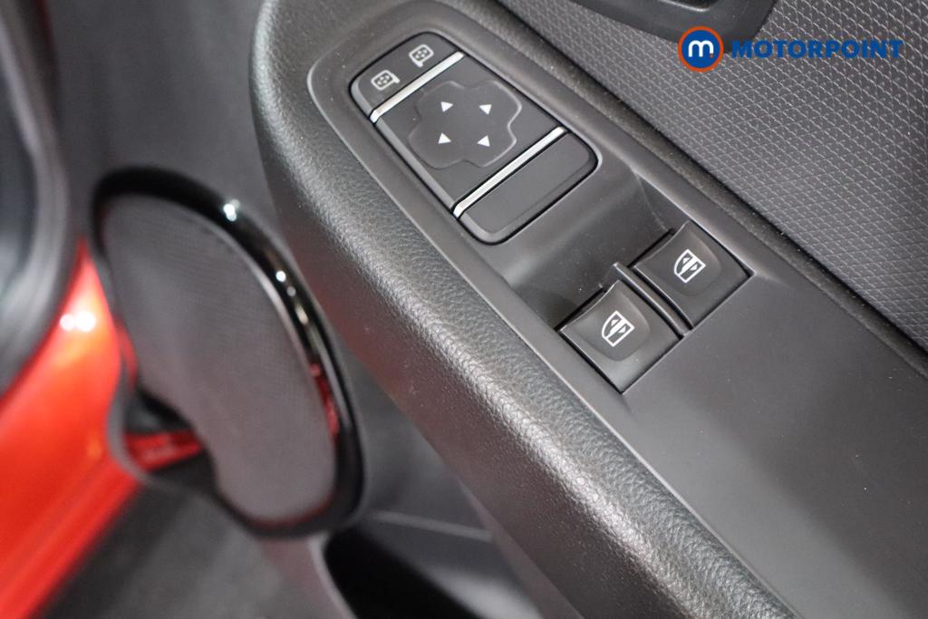 Renault Clio Iconic Manual Petrol Hatchback - Stock Number (1546167) - 9th supplementary image