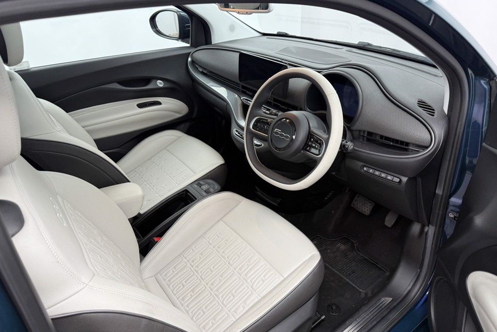 Fiat 500 La Prima Automatic Electric Hatchback - Stock Number (1546961) - 1st supplementary image