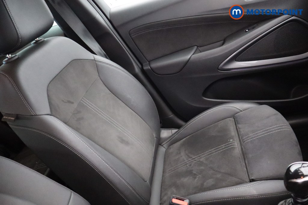 Vauxhall Crossland Ultimate Manual Diesel SUV - Stock Number (1547020) - 14th supplementary image