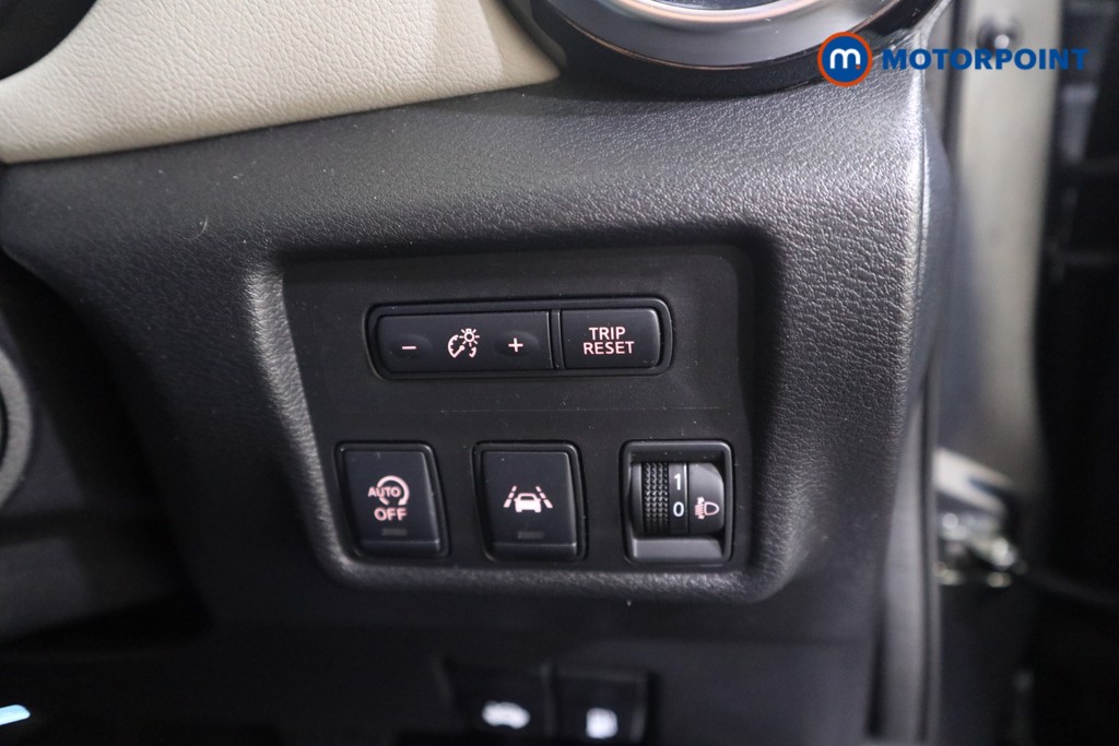 Nissan Micra Acenta Automatic Petrol Hatchback - Stock Number (1547124) - 9th supplementary image