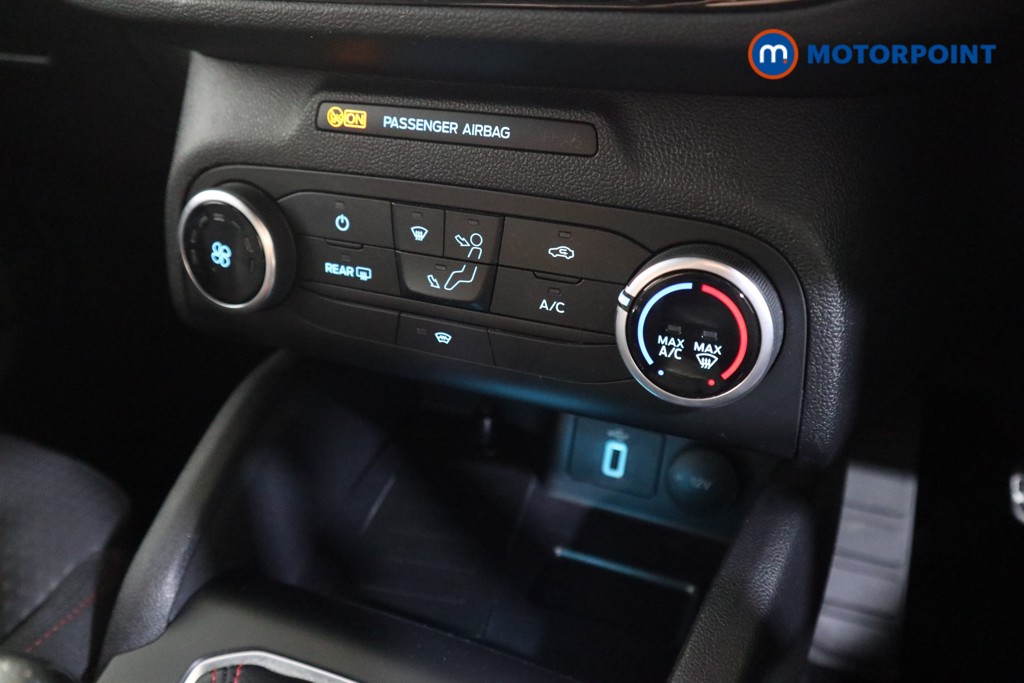 Ford Focus St-Line Edition Manual Petrol-Electric Hybrid Hatchback - Stock Number (1548373) - 8th supplementary image