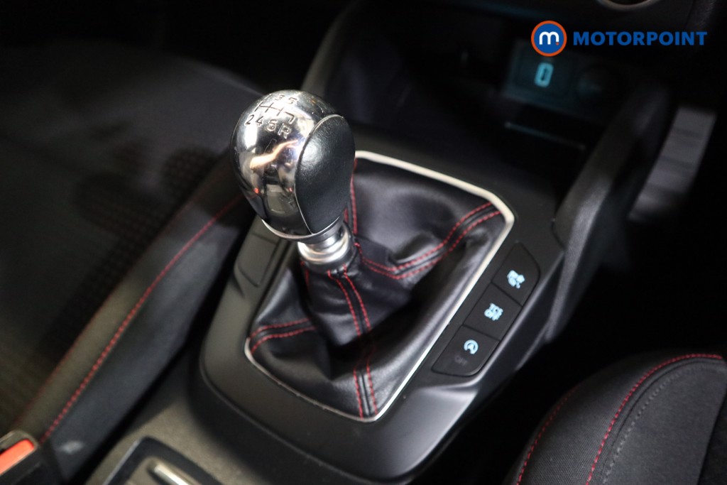 Ford Focus St-Line Edition Manual Petrol-Electric Hybrid Hatchback - Stock Number (1548373) - 9th supplementary image
