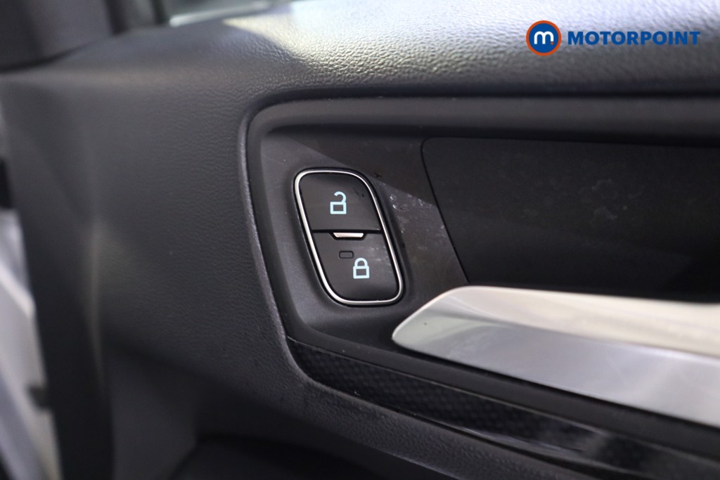 Ford Focus St-Line Edition Manual Petrol-Electric Hybrid Hatchback - Stock Number (1548373) - 12th supplementary image