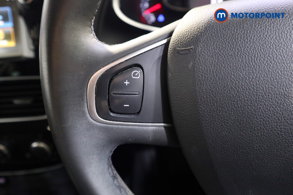 Renault Clio Iconic Manual Petrol Hatchback - Stock Number (1548621) - 3rd supplementary image