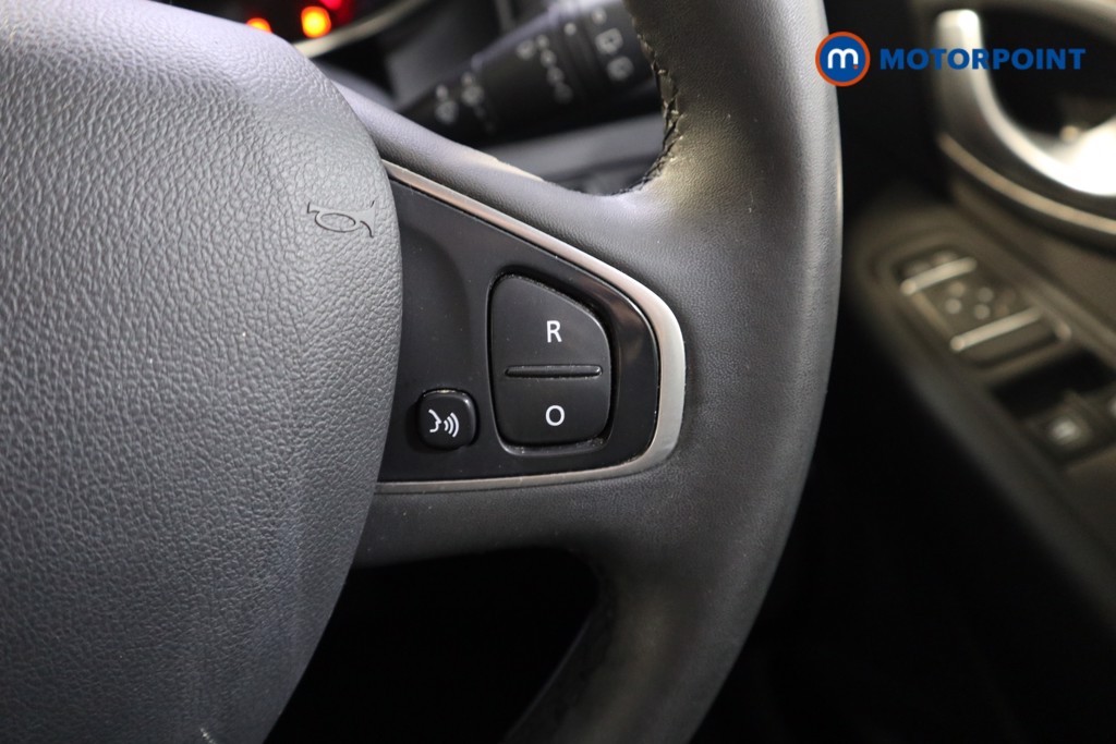 Renault Clio Iconic Manual Petrol Hatchback - Stock Number (1548621) - 4th supplementary image