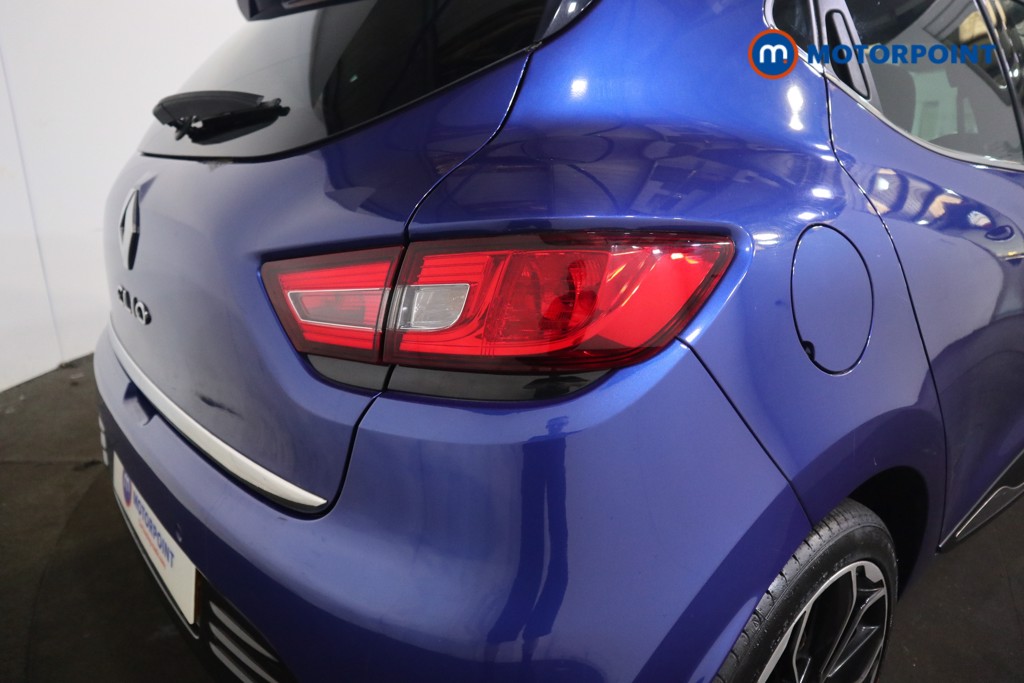 Renault Clio Iconic Manual Petrol Hatchback - Stock Number (1548621) - 20th supplementary image