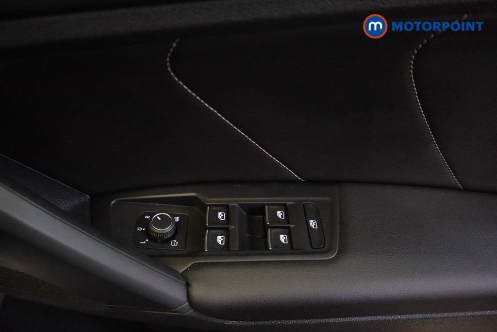Volkswagen Tiguan R-Line Automatic Petrol Plug-In Hybrid SUV - Stock Number (1549433) - 3rd supplementary image