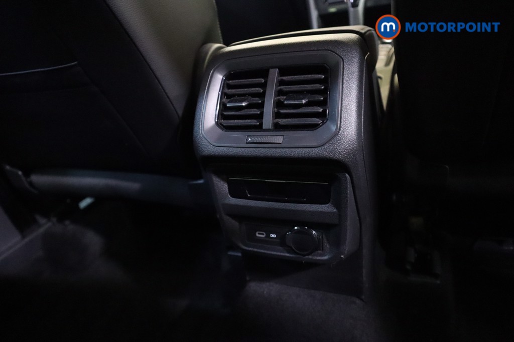 Volkswagen Tiguan R-Line Automatic Petrol Plug-In Hybrid SUV - Stock Number (1549433) - 32nd supplementary image