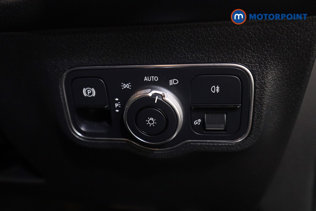 Mercedes-Benz GLB Amg Line Automatic Petrol SUV - Stock Number (1550288) - 9th supplementary image