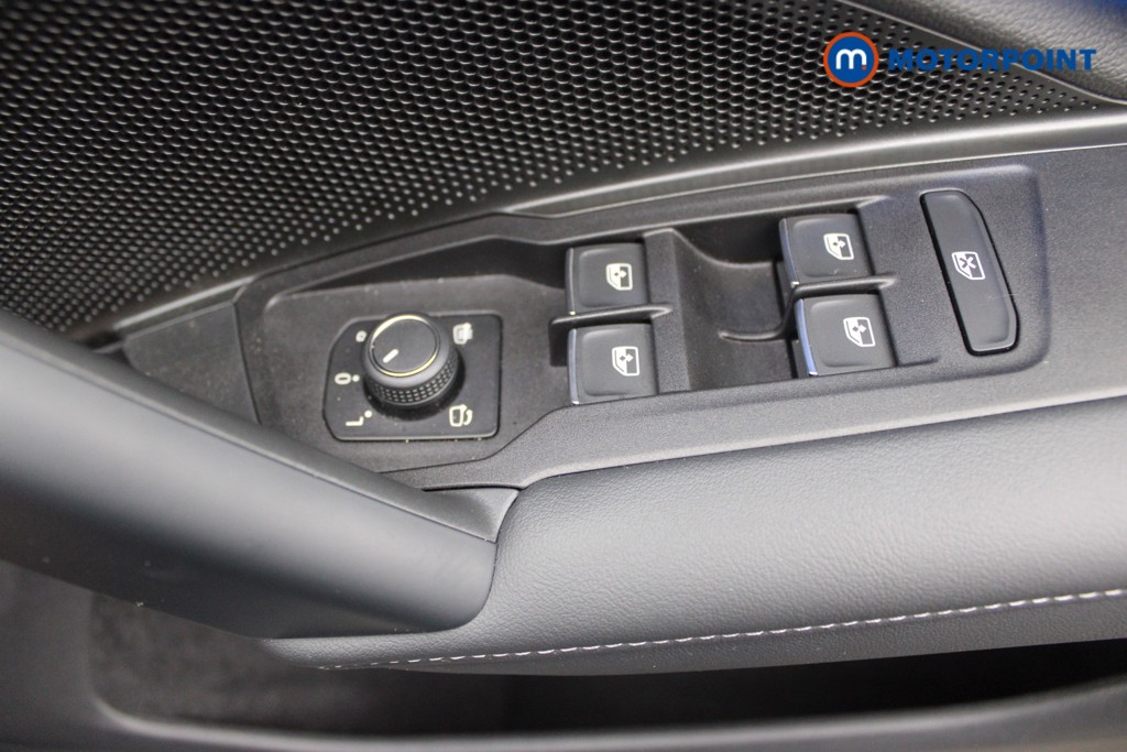 Volkswagen Tiguan R-Line Automatic Diesel SUV - Stock Number (1550982) - 17th supplementary image