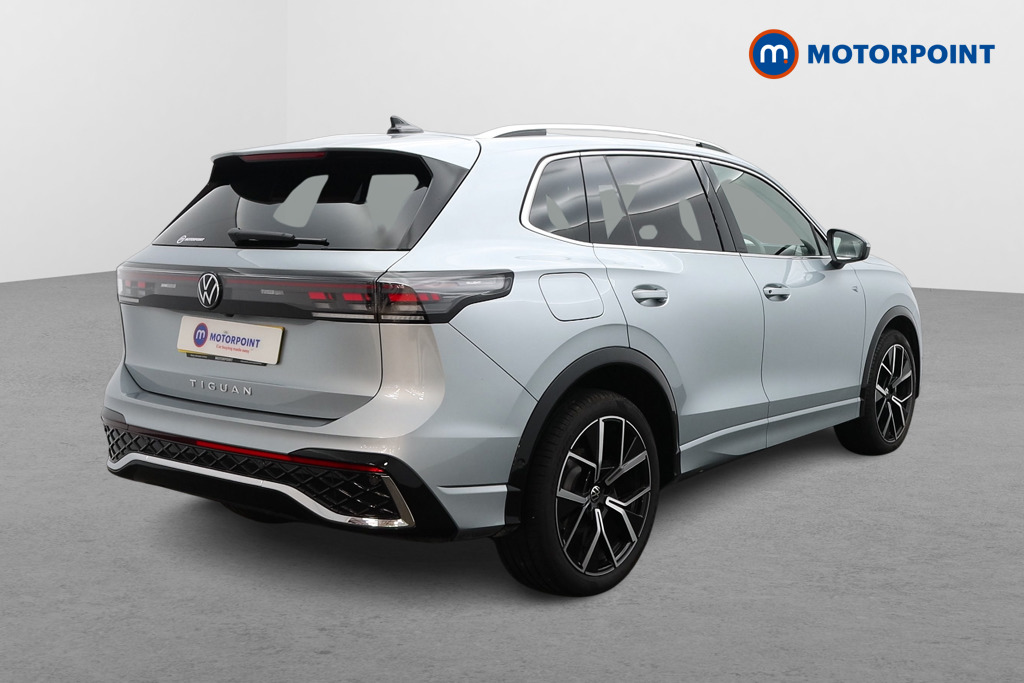 Volkswagen Tiguan R-Line Automatic Diesel SUV - Stock Number (1550982) - Drivers side rear corner
