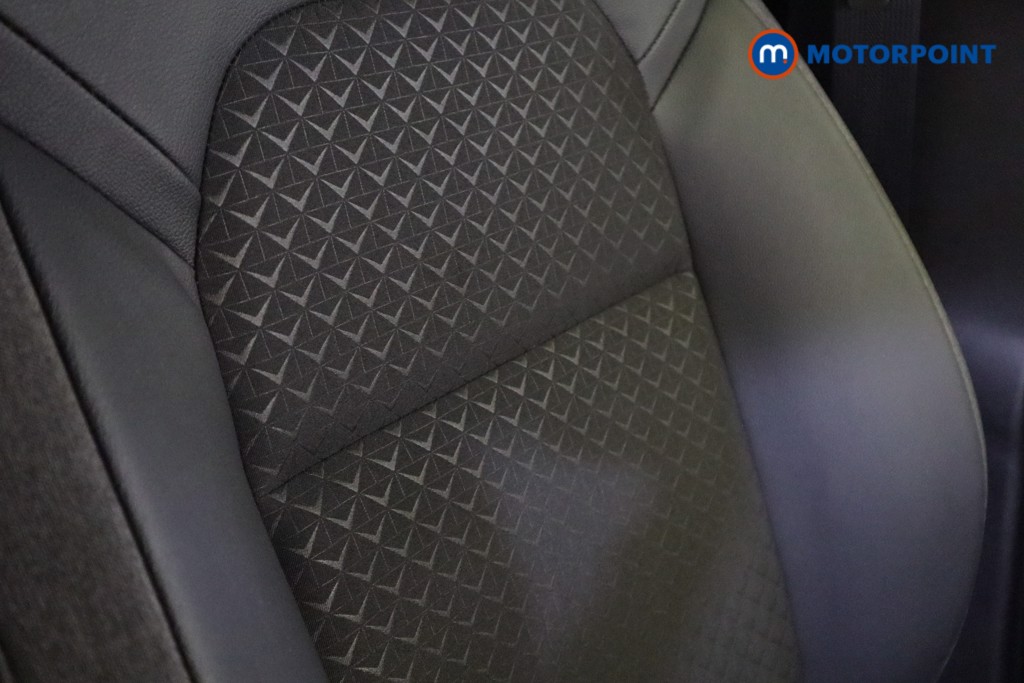 Nissan Juke N-Connecta Automatic Petrol-Electric Hybrid SUV - Stock Number (1551336) - 19th supplementary image