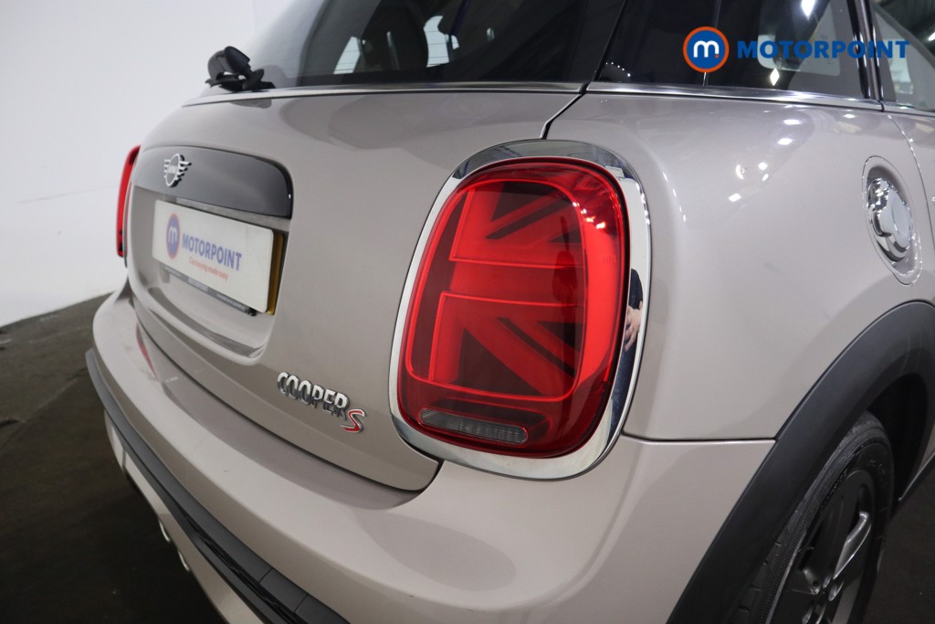 Mini Hatchback Cooper S Classic Manual Petrol Hatchback - Stock Number (1551970) - 20th supplementary image