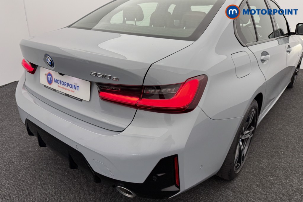 BMW 3 Series M Sport Automatic Petrol Plug-In Hybrid Saloon - Stock Number (1552251) - 25th supplementary image