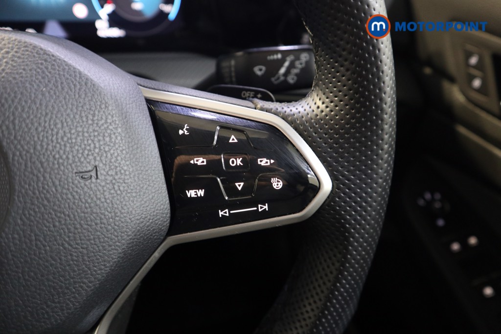 Volkswagen Golf R-Line Automatic Diesel Hatchback - Stock Number (1552270) - 4th supplementary image