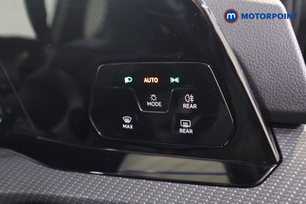 Volkswagen Golf R-Line Automatic Diesel Hatchback - Stock Number (1552270) - 9th supplementary image