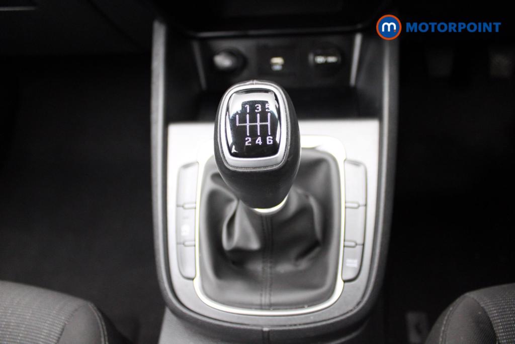 Hyundai Kona Se Connect Manual Petrol-Electric Hybrid SUV - Stock Number (1552931) - 6th supplementary image