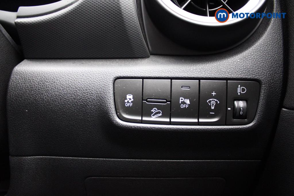 Hyundai Kona Se Connect Manual Petrol-Electric Hybrid SUV - Stock Number (1552931) - 16th supplementary image