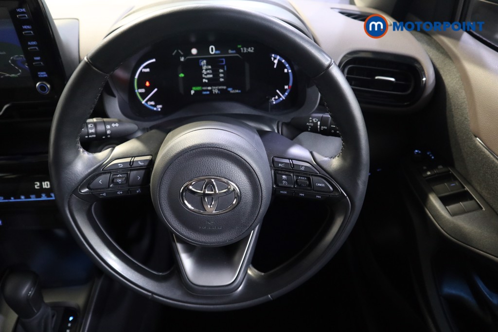 Toyota Yaris Cross Excel Automatic Petrol-Electric Hybrid Estate - Stock Number (1552937) - 2nd supplementary image