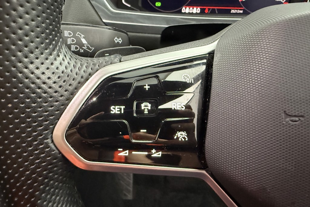 Volkswagen Tiguan Allspace R-Line Automatic Petrol SUV - Stock Number (1552960) - 4th supplementary image