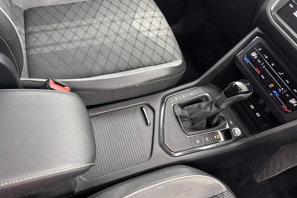 Volkswagen Tiguan Allspace R-Line Automatic Petrol SUV - Stock Number (1552960) - 13th supplementary image