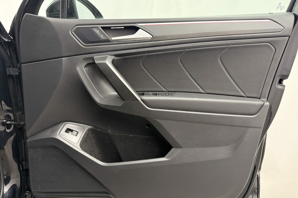 Volkswagen Tiguan Allspace R-Line Automatic Petrol SUV - Stock Number (1552960) - 16th supplementary image