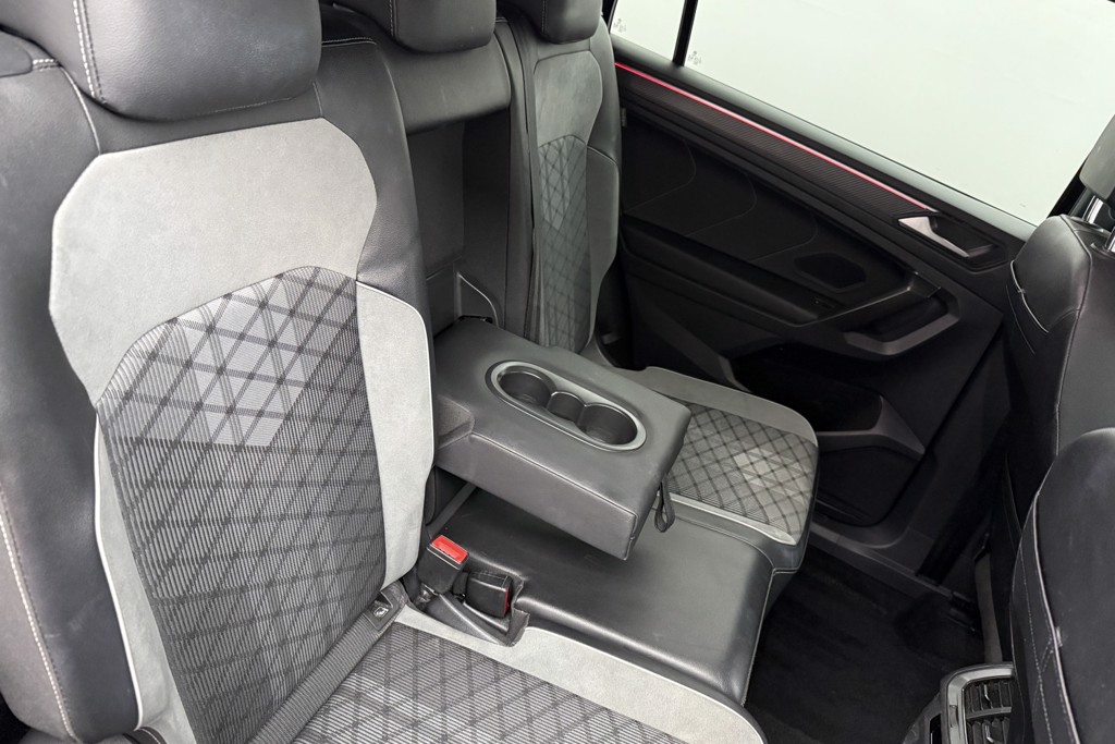 Volkswagen Tiguan Allspace R-Line Automatic Petrol SUV - Stock Number (1552960) - 22nd supplementary image