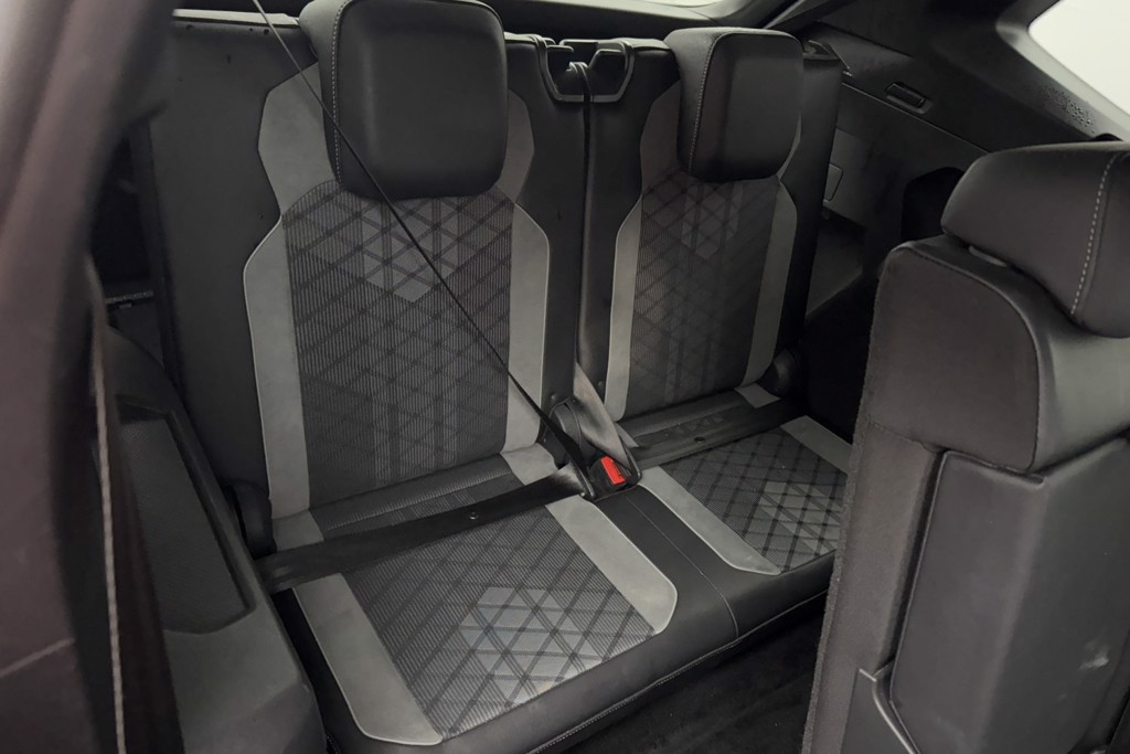 Volkswagen Tiguan Allspace R-Line Automatic Petrol SUV - Stock Number (1552960) - 23rd supplementary image