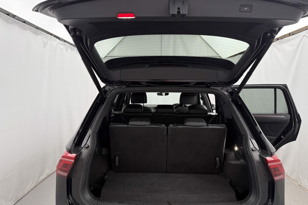 Volkswagen Tiguan Allspace R-Line Automatic Petrol SUV - Stock Number (1552960) - 25th supplementary image