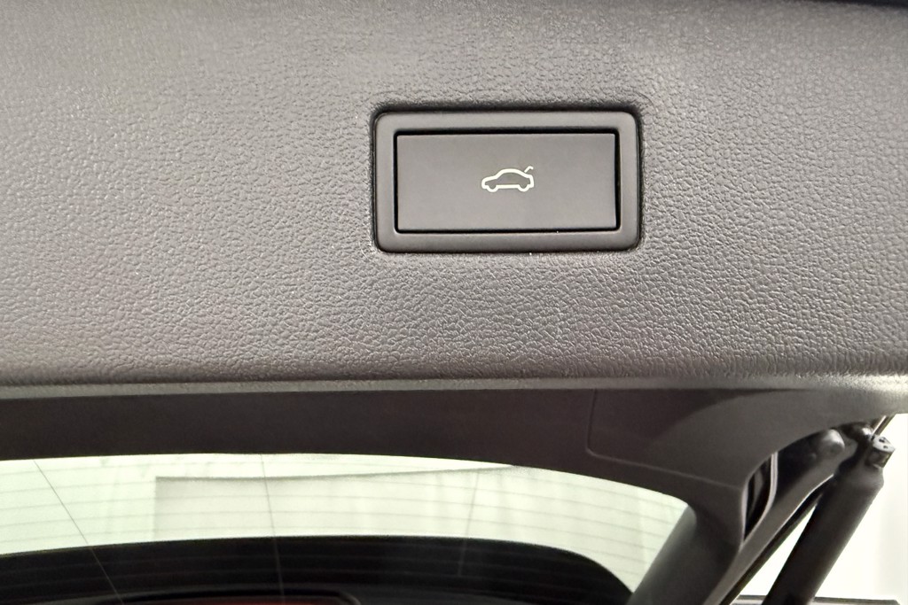 Volkswagen Tiguan Allspace R-Line Automatic Petrol SUV - Stock Number (1552960) - 26th supplementary image