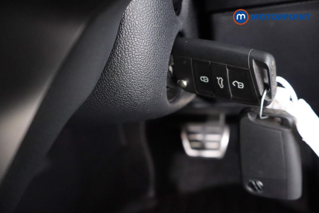 Volkswagen Polo R-Line Automatic Petrol Hatchback - Stock Number (1553086) - 13th supplementary image
