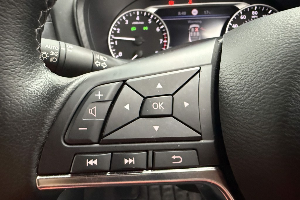 Nissan Juke N-Connecta Manual Petrol SUV - Stock Number (1553710) - 4th supplementary image