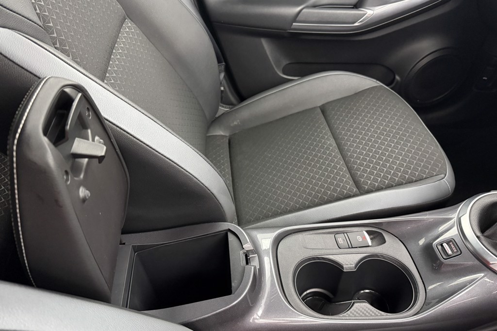 Nissan Juke N-Connecta Manual Petrol SUV - Stock Number (1553710) - 14th supplementary image