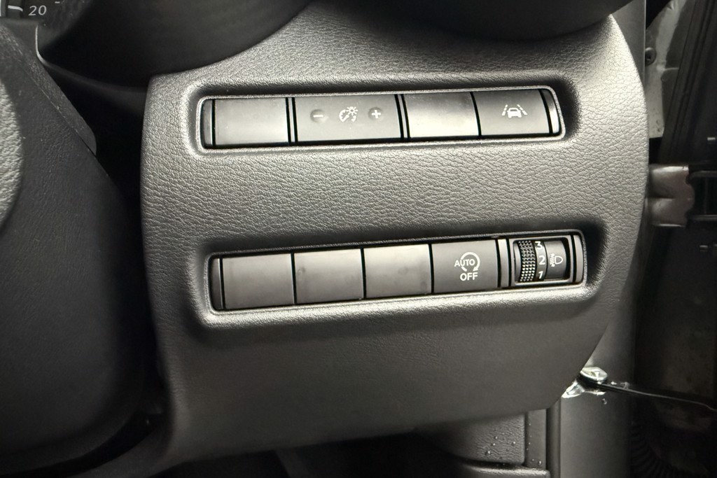Nissan Juke N-Connecta Manual Petrol SUV - Stock Number (1553710) - 15th supplementary image