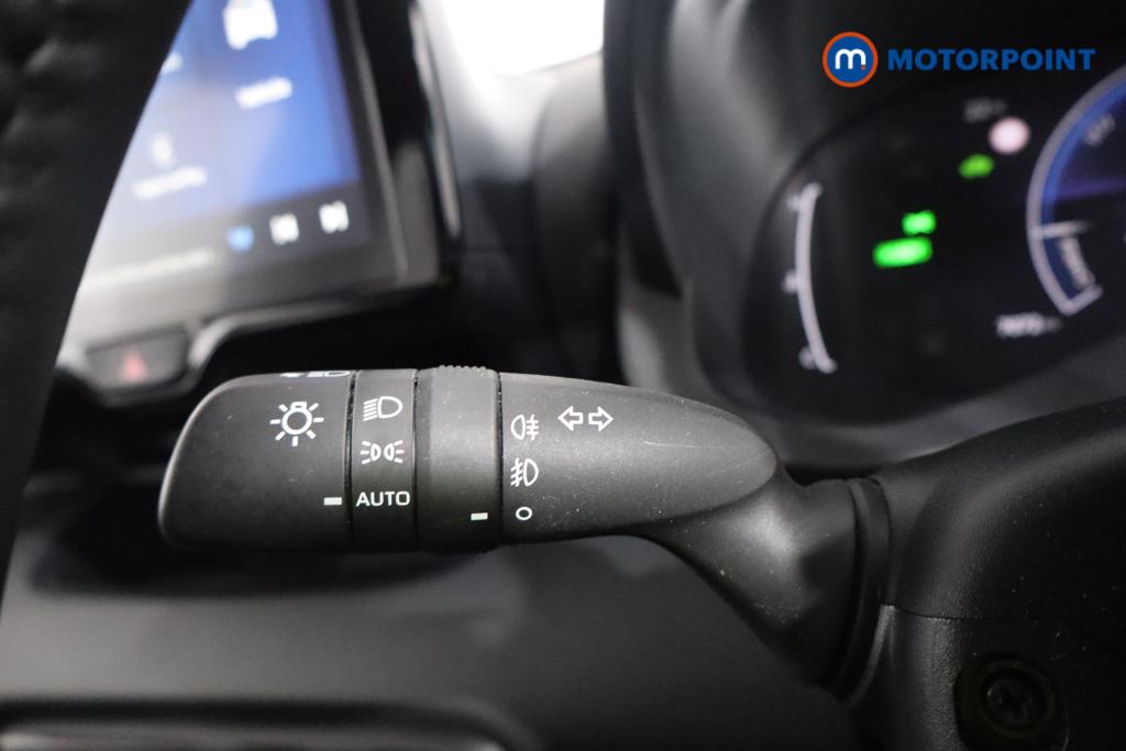Toyota Yaris Design Automatic Petrol-Electric Hybrid Hatchback - Stock Number (1553851) - 9th supplementary image