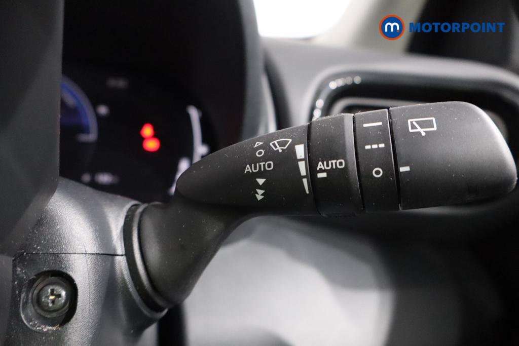 Toyota Yaris Design Automatic Petrol-Electric Hybrid Hatchback - Stock Number (1553851) - 10th supplementary image