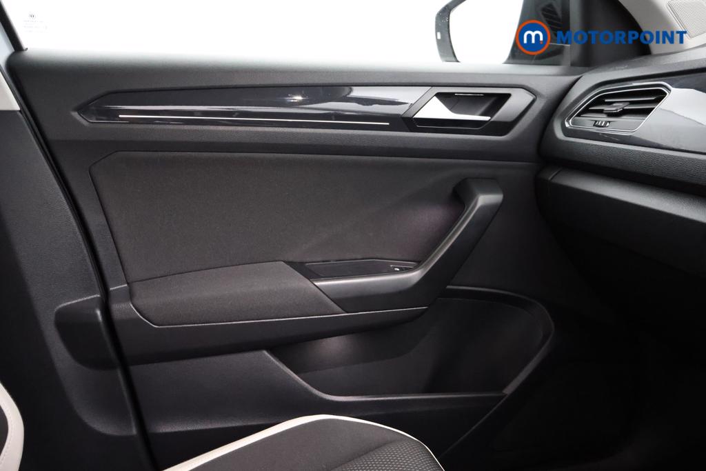 Volkswagen T-Roc SEL Manual Petrol SUV - Stock Number (1553996) - 7th supplementary image