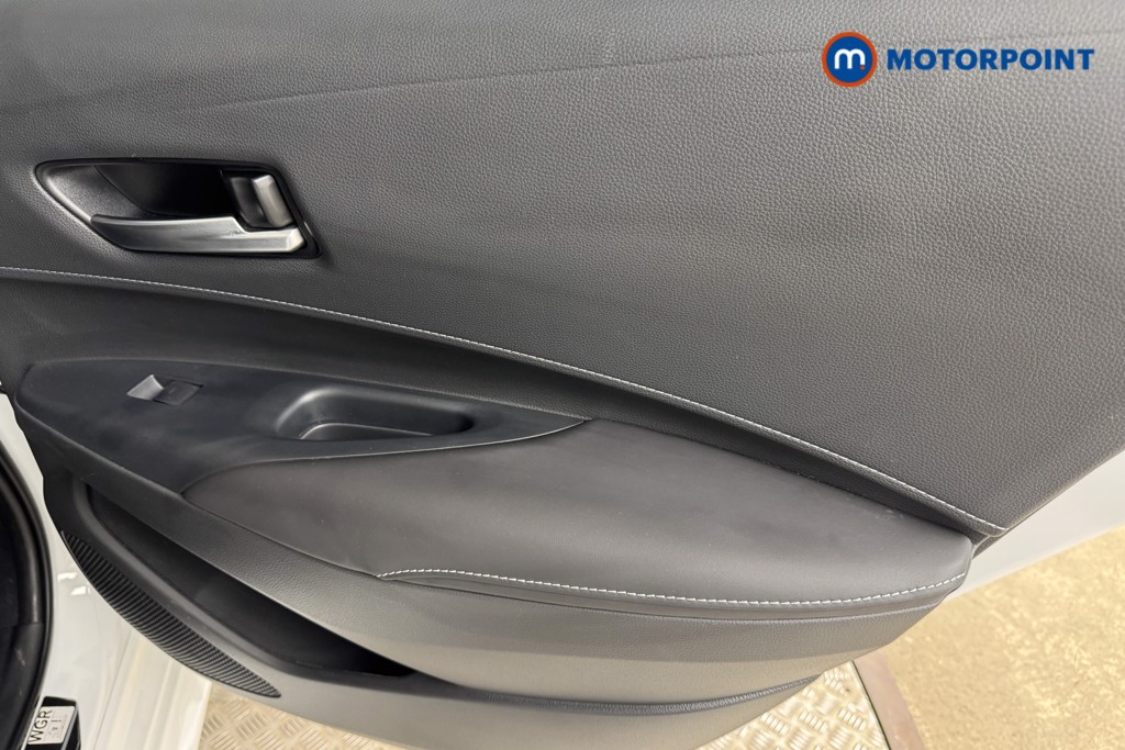 Toyota Corolla Excel Automatic Petrol-Electric Hybrid Estate - Stock Number (1554245) - 16th supplementary image