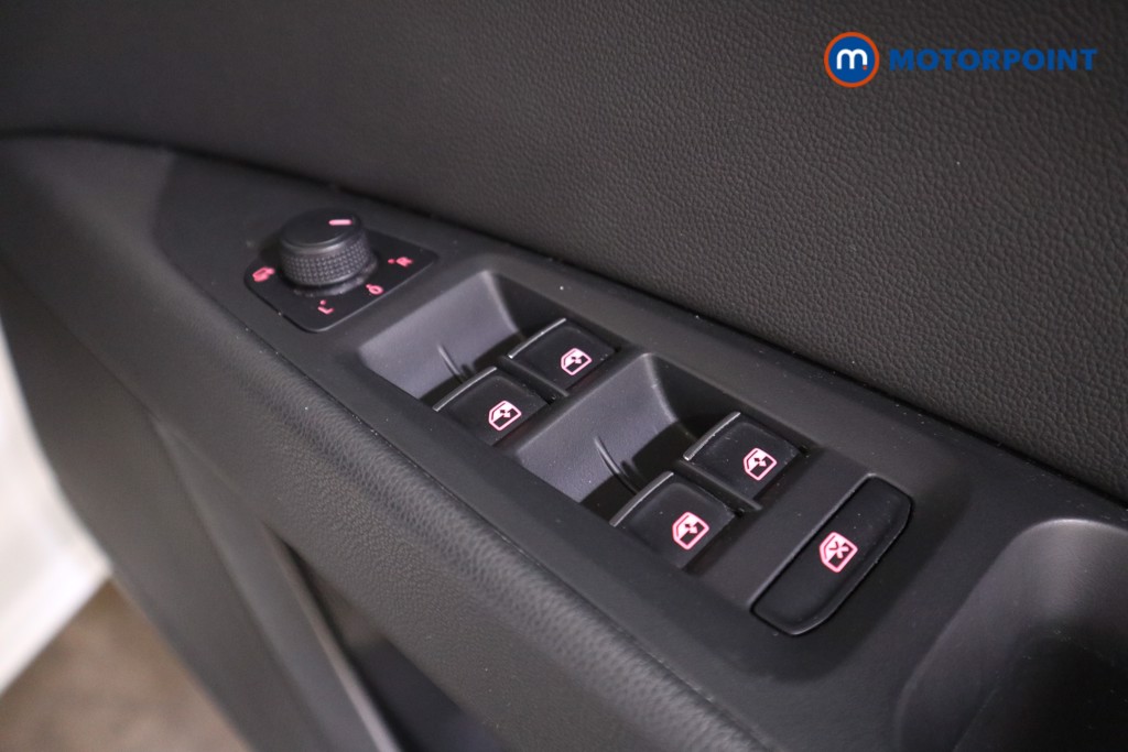Seat Leon Fr Black Edition Manual Petrol Hatchback - Stock Number (1542382) - 12th supplementary image
