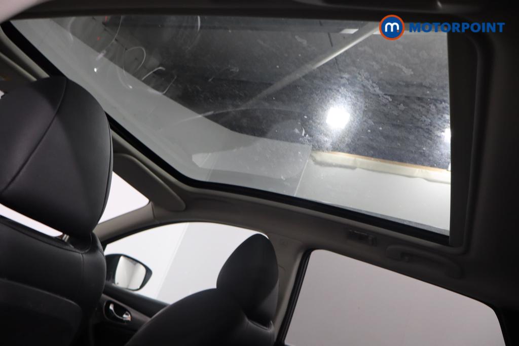 Nissan Qashqai Tekna Manual Petrol SUV - Stock Number (1542795) - 17th supplementary image