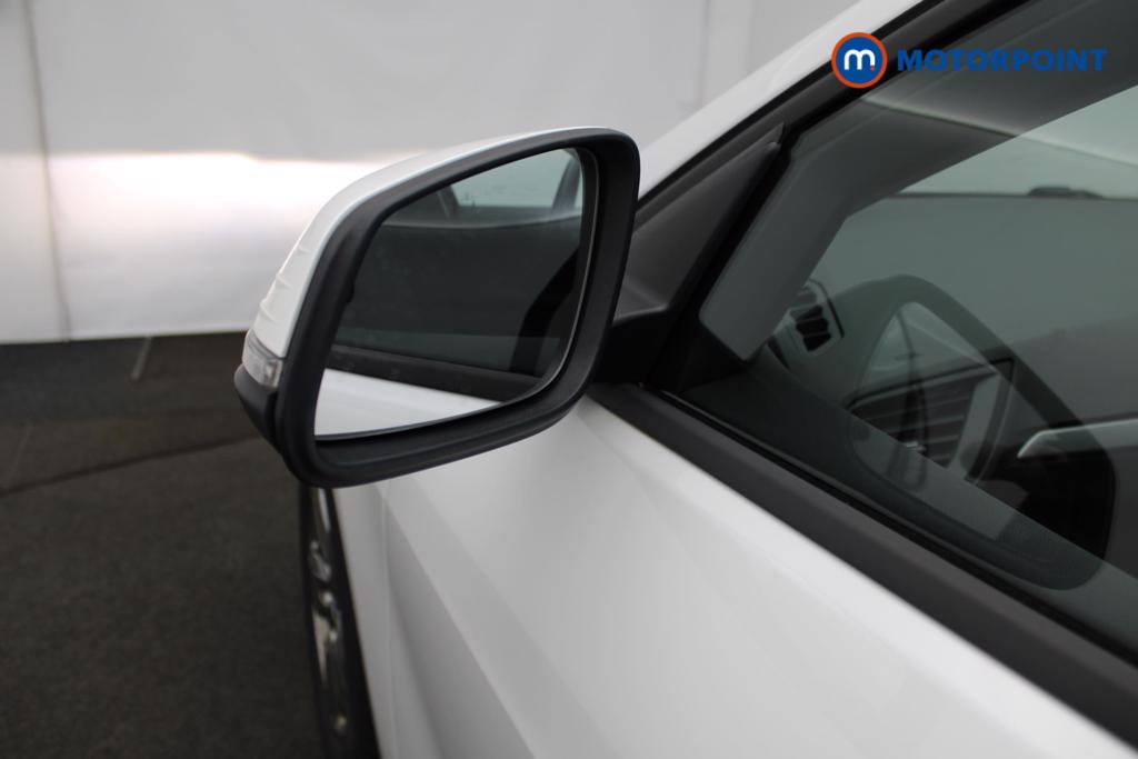 BMW 1 Series SE Manual Petrol Hatchback - Stock Number (1543590) - 29th supplementary image