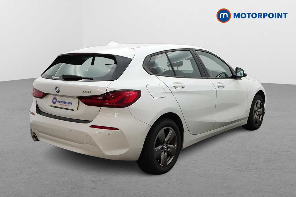 BMW 1 Series SE Manual Petrol Hatchback - Stock Number (1543590) - Drivers side rear corner