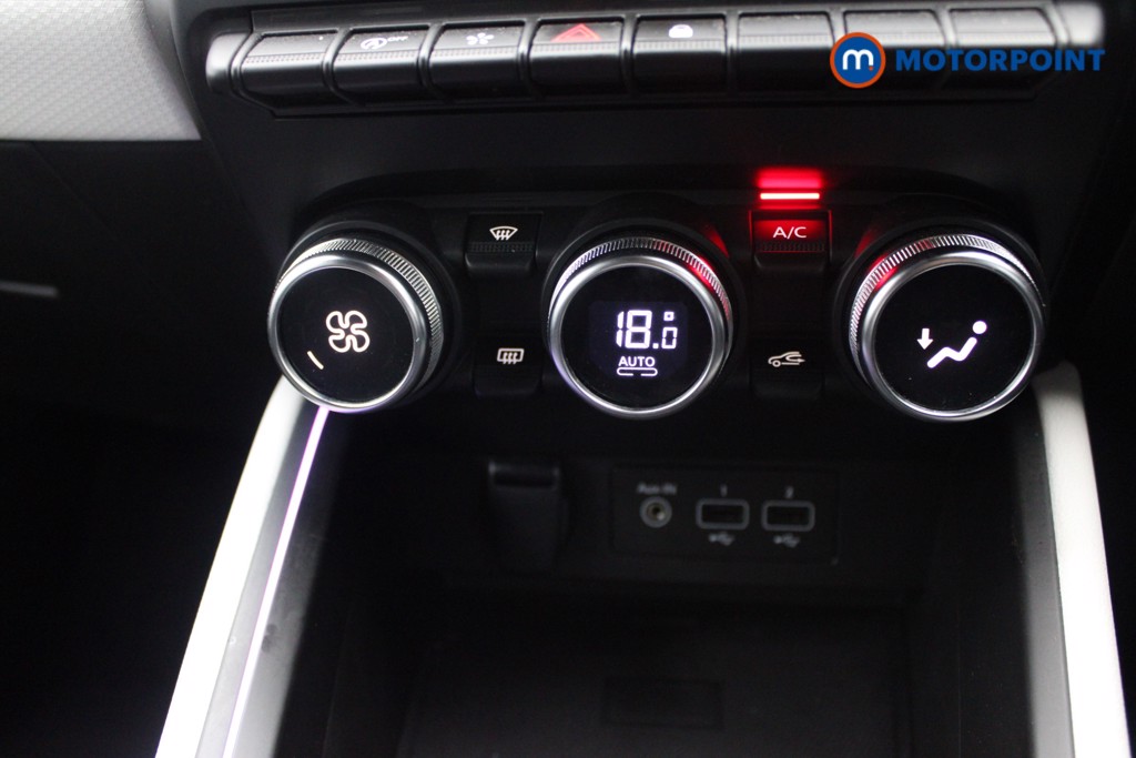 Renault Clio Techno Manual Petrol Hatchback - Stock Number (1545728) - 8th supplementary image