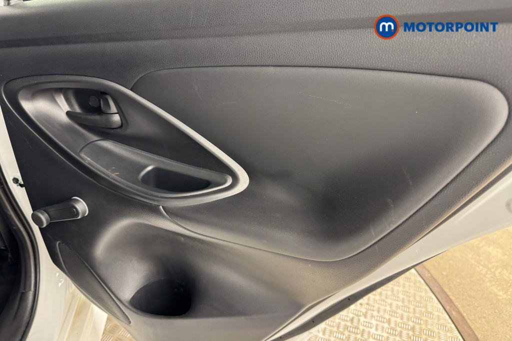 Toyota Yaris Icon Automatic Petrol-Electric Hybrid Hatchback - Stock Number (1547792) - 16th supplementary image
